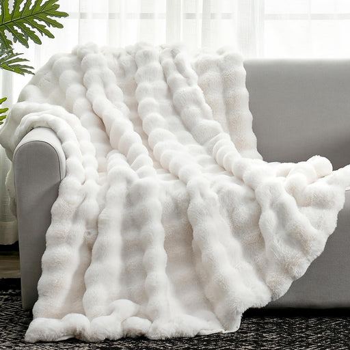 Faux Fur Throw Blanket for Couch, Fuzzy Soft Plush Thick Bubble Blanket for Sofa Bedroom Living Room, 50 * 60 Inches Cream White