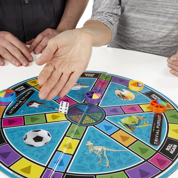 Trivial Pursuit Game: Family Edition Board Game, Family Trivia Games for Adults and Kids, 2+ Players, Ages 8+ (Amazon Ex