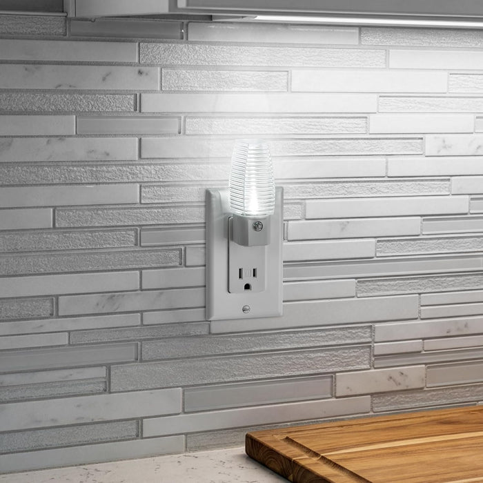 LED Plug-in Night Light, Dusk to Dawn Sensor 5000K 5 Lumens, 6 Pack