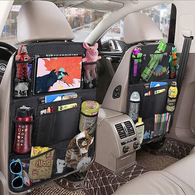 Adjustable straps securing the backseat organizer