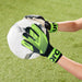 Umbro Junior Soccer Goalie Gloves, Green, 1 Pair, for Soccer Training, Medium Size, for Junior