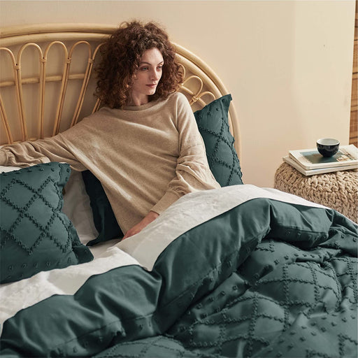 Bedsure Boho Duvet Cover Queen - Boho Bedding, Tufted Queen Duvet Cover for All Seasons, 3 Pieces Embroidery Shabby Chic Home Bedding Duvet Cover Set (Forest Green, Queen, 90X90)