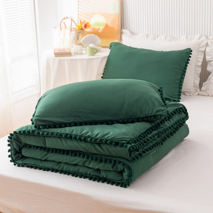 Dark Green Comforter Queen Set 3Pcs Boho Ball Pom Pom Bedding, Aesthetic Emerald Green Comforter Queen Sized Bed Set Forest Green Dark Green Bed Set for Women Men (1 Comforter 2 Pillowcases)