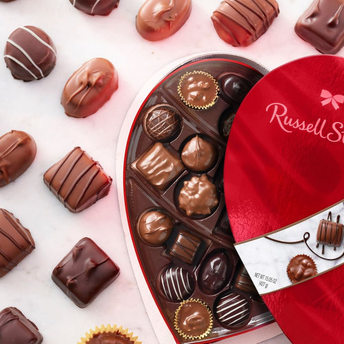 Russell Stover Valentine'S Day Red Foil Heart Assorted Milk & Dark Chocolate Gift Box, 15.05 Oz. (26 Pieces)