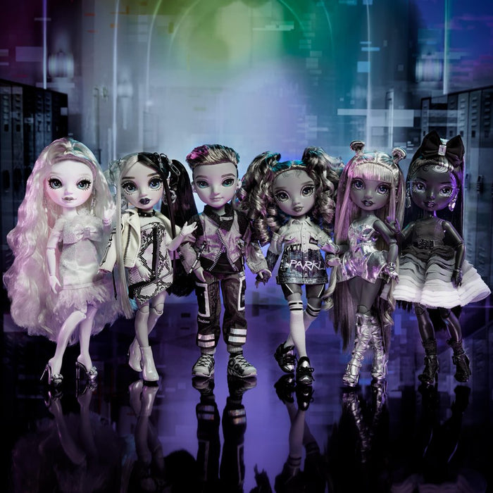 Shadow High Series 1 Heather Grayson- Grayscale Fashion Doll. 2 Grey Designer Outfits to Mix & Match with Accessories, Great Gift for Kids 6-12 Years Old and Collectors