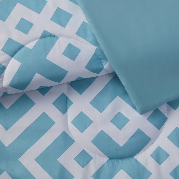 Mainstays Blue Geometric 8 Piece Bed in a Bag Comforter Set with Sheets, King