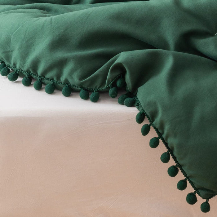Dark Green Comforter Queen Set 3Pcs Boho Ball Pom Pom Bedding, Aesthetic Emerald Green Comforter Queen Sized Bed Set Forest Green Dark Green Bed Set for Women Men (1 Comforter 2 Pillowcases)