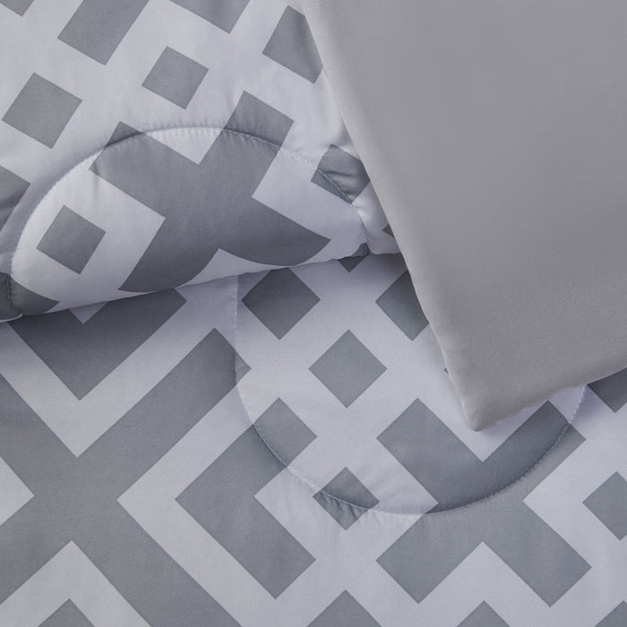 Mainstays Gray Geometric 8 Piece Bed in a Bag Comforter Set with Sheets, Queen