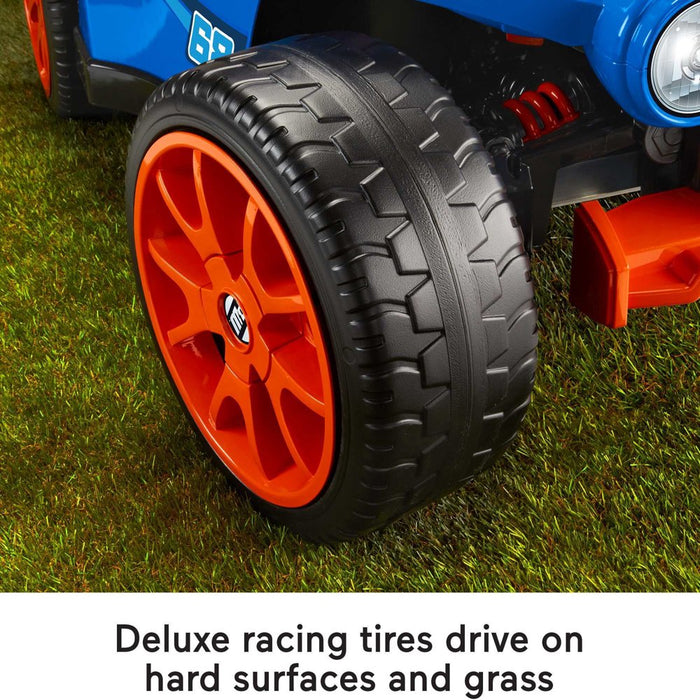 Power Wheels Hot Wheels Racer 12V Ride on and Playset with 5 Hot Wheels Die-Cast Vehicles