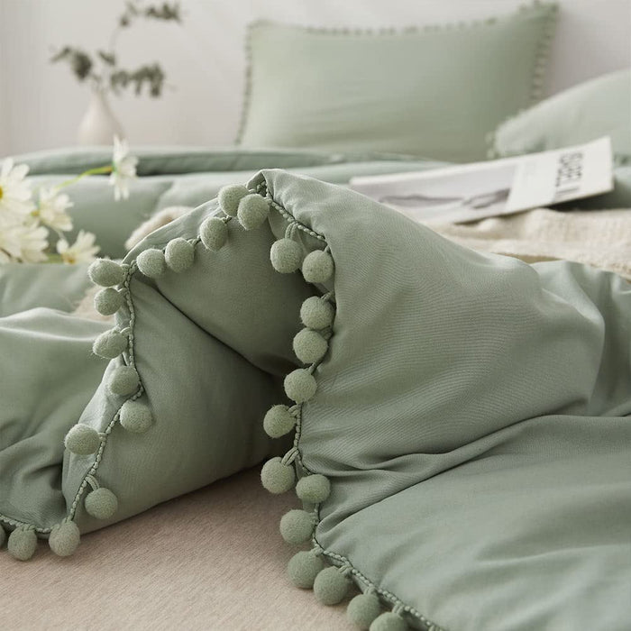 Comforter Set Queen Size Pom, 3 Piece Boho Bed Set, All Season Farmhouse Microfiber down Alternative Bedding Comforter with 2 Pillow Shams, Solid Sage Green Pompom