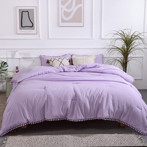 Lavender Purple Queen Ball Pom Fringe Design Comforter Set 3Pcs, Boho Aesthetic Luxurious Full Bedding Set, Vintage Ultra Soft Microfiber Comforter Set (1 Comforter, 2 Pillowcases)