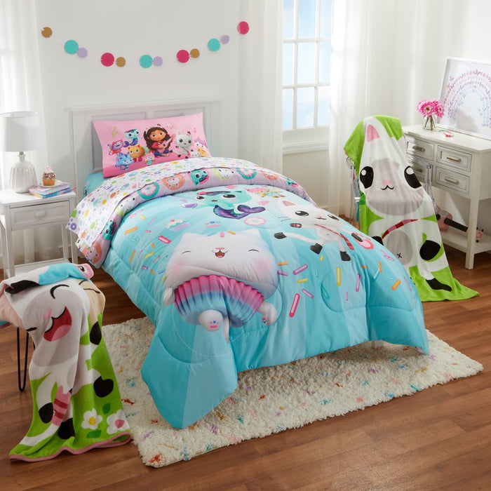 Gabby'S Dollhouse Kids Plush Twin/Full Blanket, 62 X 90, Blue and Green, Dreamworks