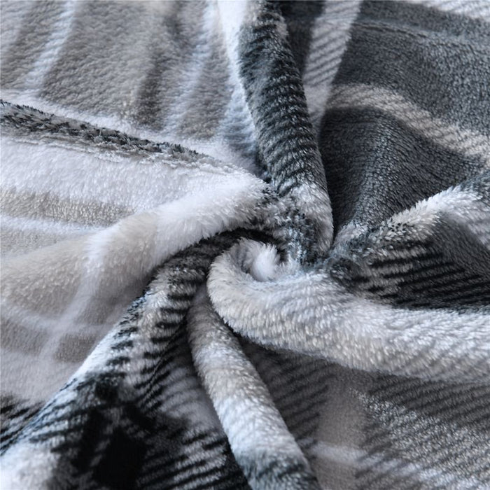 Mainstays Super Soft Plush Blanket, Full/Queen, Light Grey Plaid