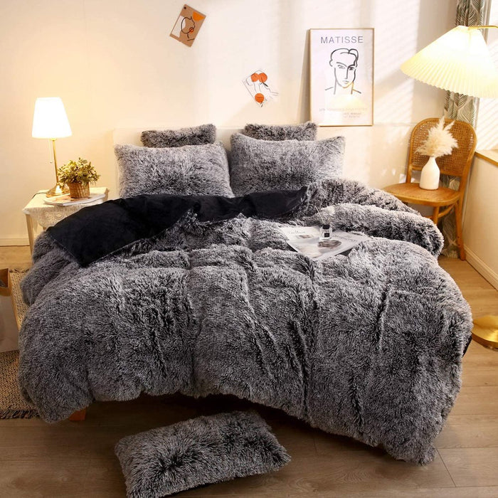 3 Piece Faux Fur Duvet Cover Set, Luxury Long Plush Fuzzy Comforter Cover Set, Ultra Soft Velvet Furry Bedding Set with 2 Pillow Covers, Zipper Closure, Queen Size, Black Ombre