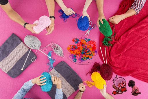 150 Pieces Knitting Crochet Locking Stitch Markers Stitch Needle Clip Counter 10 Colors (Color Ship Randomly)