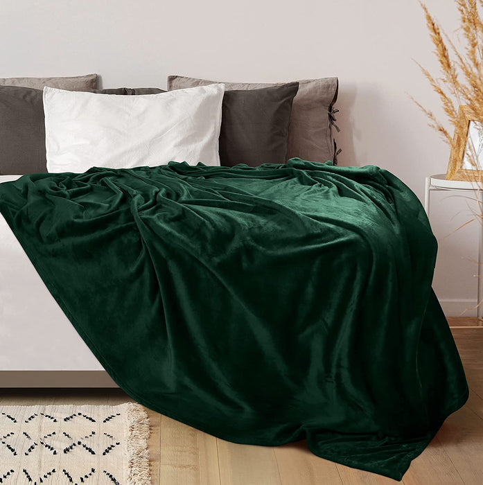 Fleece Blanket Queen Size Forest Green 300GSM Luxury Bed Blanket Anti-Static Fuzzy Soft Blanket Microfiber (90X90 Inches)
