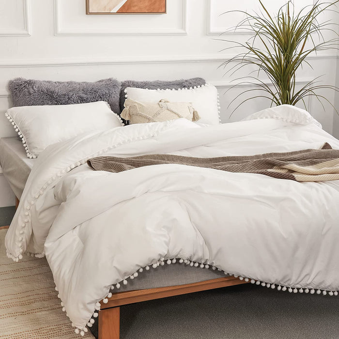 off White Queen Ball Pom Fringe Design Comforter Set 3Pcs, 3 Pieces Boho Aesthetic Luxurious Queen Bedding Set, Vintage Ultra Soft Microfiber Comforter Set