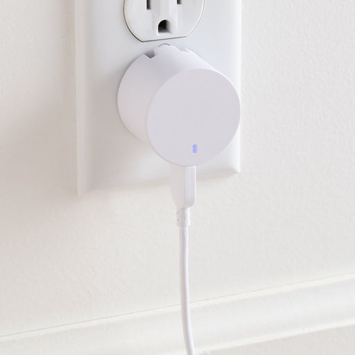 Onn. 2.4A USB Wall Charger with Foldable Plug-White, for Iphone, Ipad and Android Smartphones