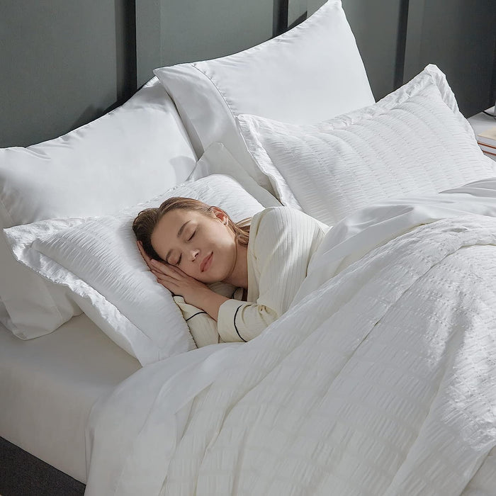 Queen Bed in a Bag White Seersucker Comforter Set with Sheets 7-Pieces All Season Bedding Sets with Comforter, Pillow Sham, Flat Sheet, Fitted Sheet and Pillowcase