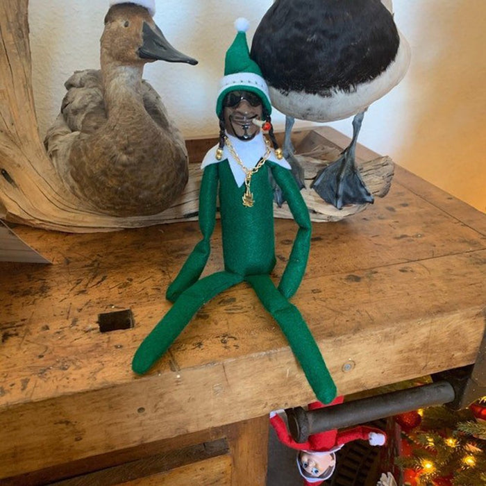 Funny Resin Sculpture Widely Use Green Pop Snoop Dogg Realistic Doll Figurine for Home