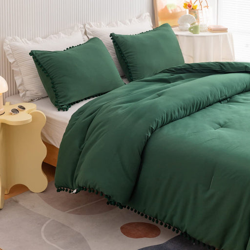 Dark Green Comforter Queen Set 3Pcs Boho Ball Pom Pom Bedding, Aesthetic Emerald Green Comforter Queen Sized Bed Set Forest Green Dark Green Bed Set for Women Men (1 Comforter 2 Pillowcases)